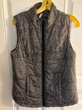 Red Camel Black & White Herringbone Zip-Front Vest